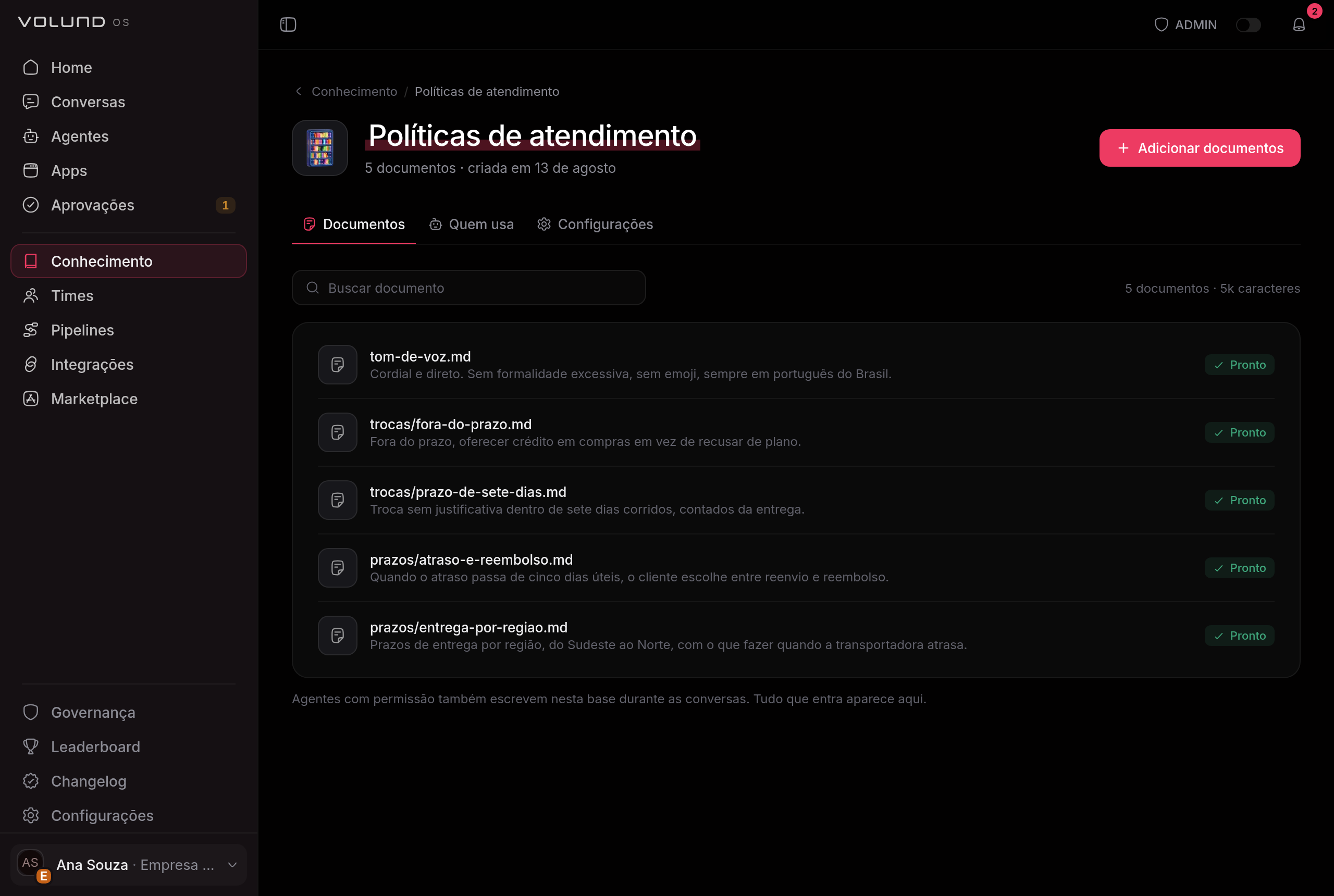 Página de uma base de conhecimento, com as seções de documentos, quem usa e configurações, e a lista dos cinco documentos com o estado de cada um